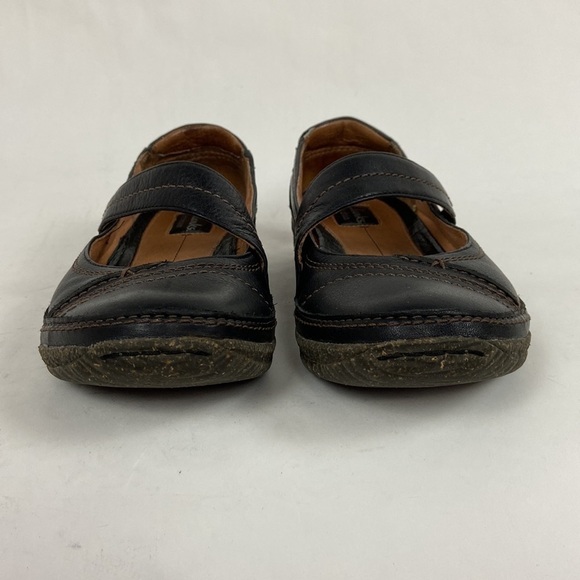 Clarks Genuine Leather SZ 8 Narrow Closed Toe Strap Slip On Comfort Loafer Shoes - Picture 14 of 16